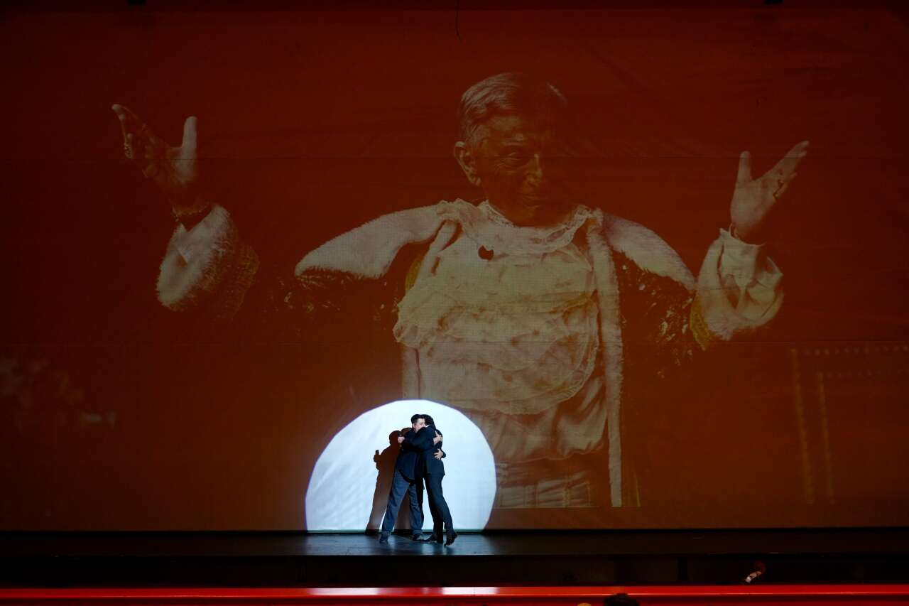 Eskişehir Şehir Tiyatroları’ndan Haldun Dormen’e veda: “Bayrak artık bizde şekerim” 8